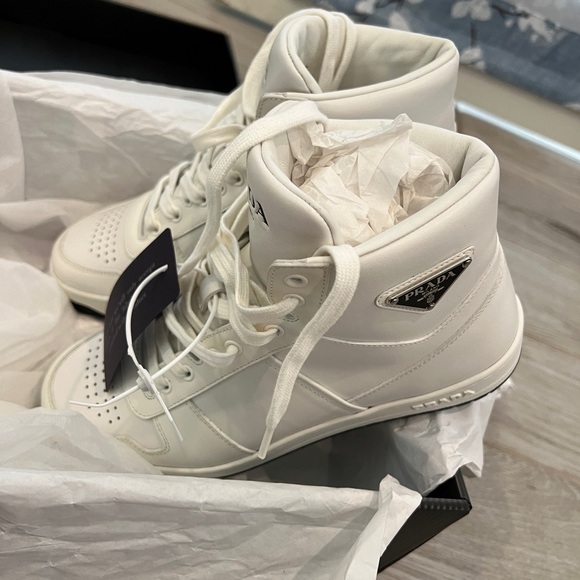 Prada high top sneaker in men size 5uk converted to size 8 or 8.5 in women. - Picture 7 of 7